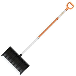 Лопата для уборки снега Fiskars SnowXpert (143011)